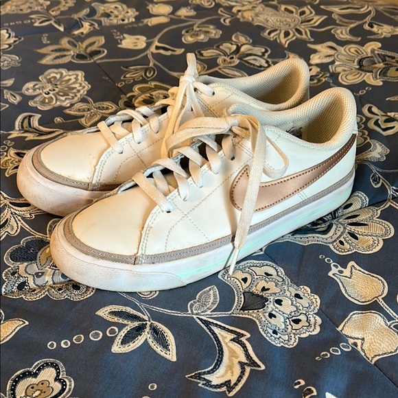 Nike Court Legacy Sneakers - Picture 1 of 8
